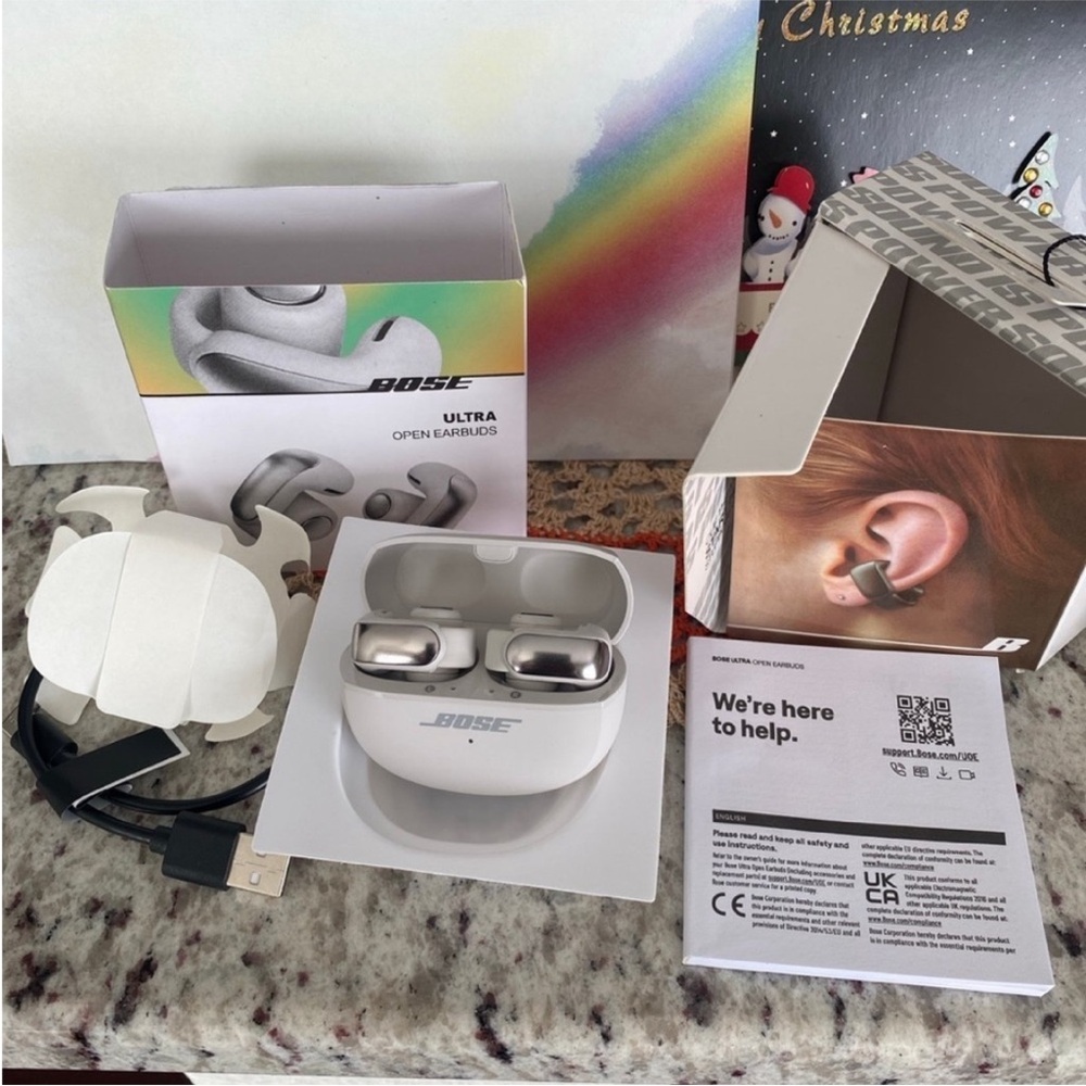 Bose Ultra OpenEar Clip-On Wireless Earbuds With Immersive Audio. Openbox. White
